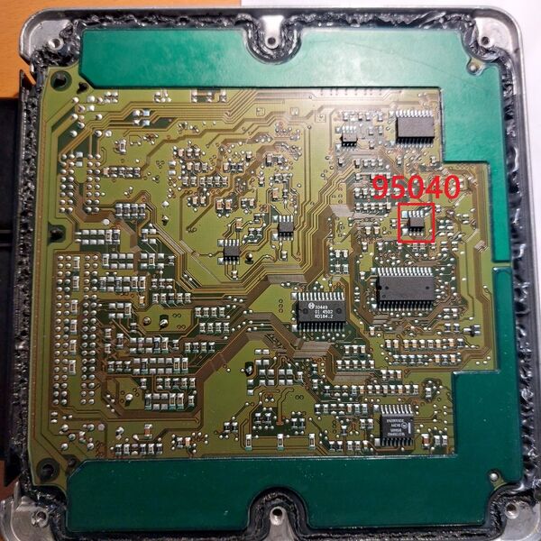 Datei:Bosch ME 95040 Immo Chip.jpg