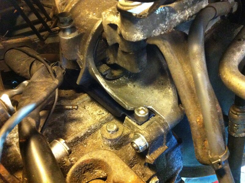 Datei:Getriebelager 1.9TDI Seitliche Ansicht.jpg